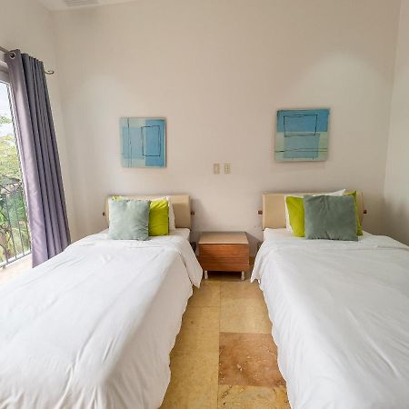 Ocean Terrace, Beachfront- A505 자코 외부 사진