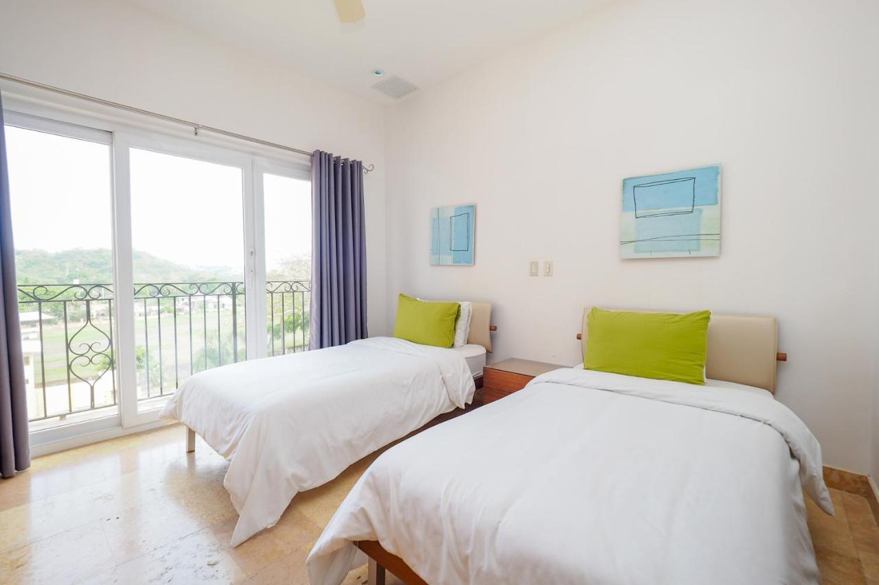 Ocean Terrace, Beachfront- A505 자코 외부 사진