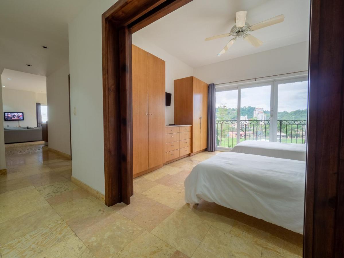 Ocean Terrace, Beachfront- A505 자코 외부 사진